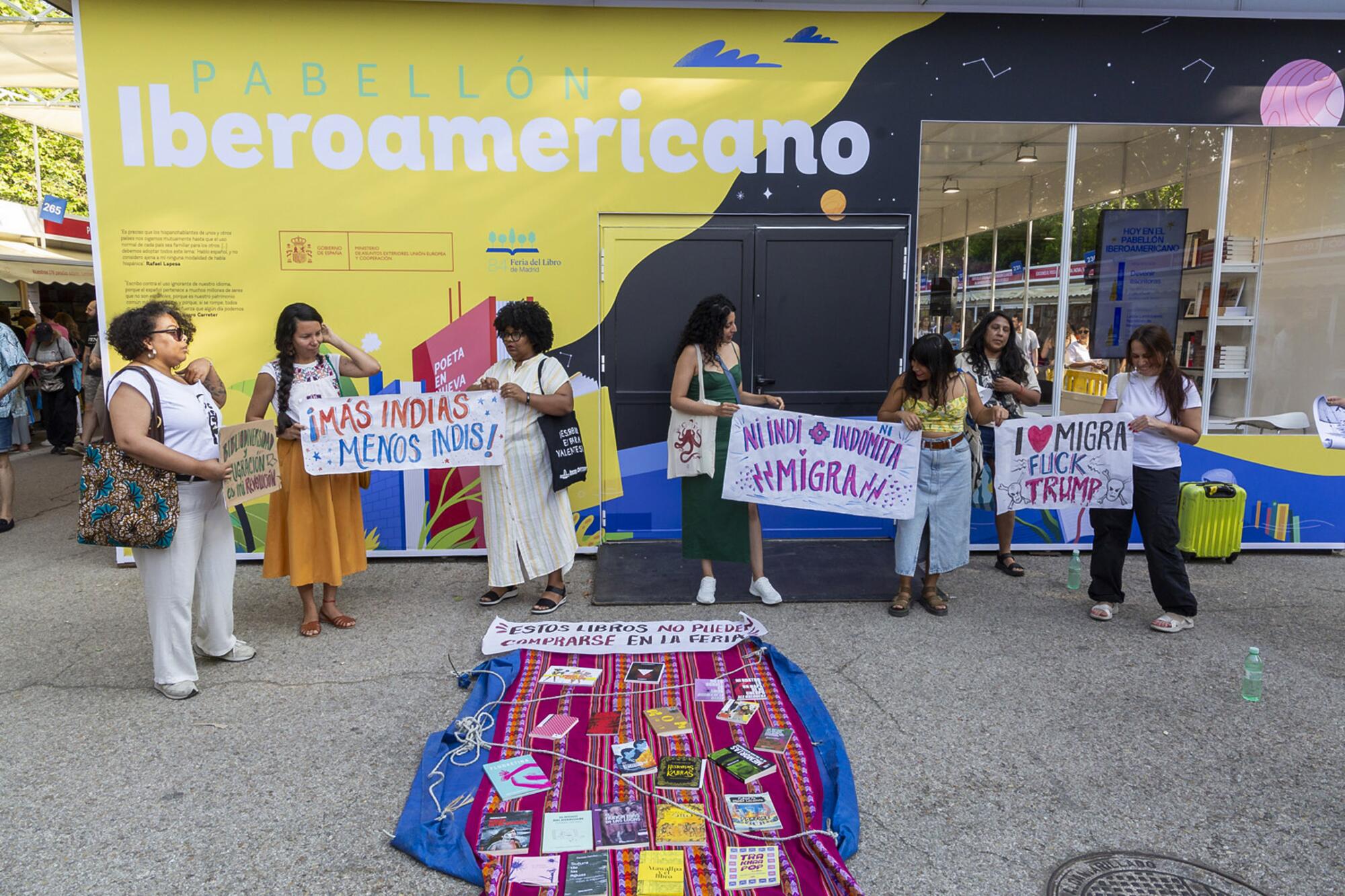 Acción anticolonial Feria del Libro  - 2